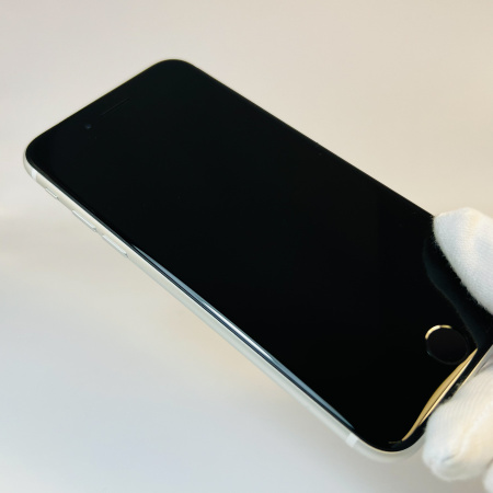 iPhone SE 2020 б/у Состояние "Отличный"