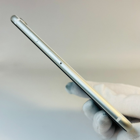 iPhone SE 2020 б/у Состояние "Отличный"